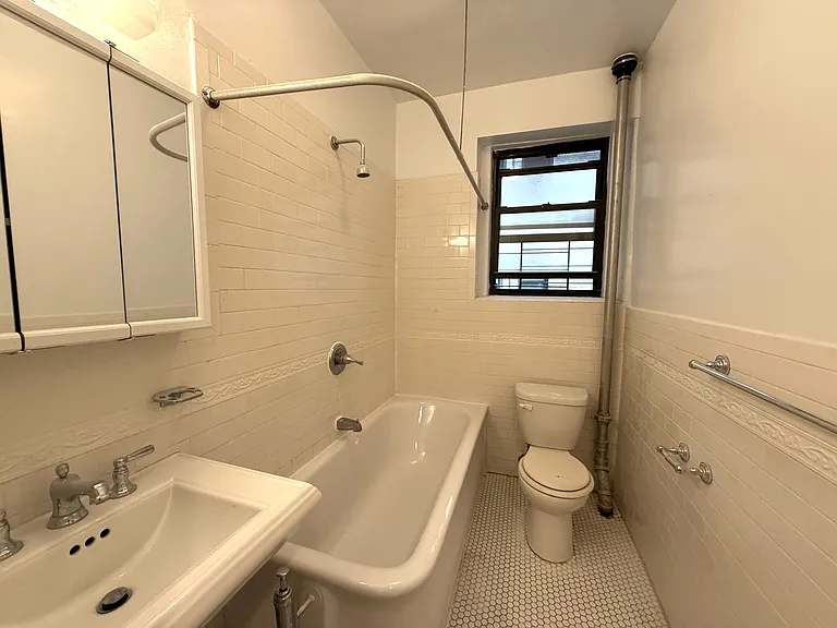 150 W 80th St #2-D — Photo 8