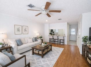 17 Abbey Rd, Euless, TX 76039