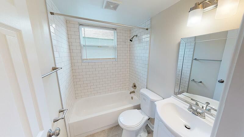 1st image of 1422 Winder St APT 1