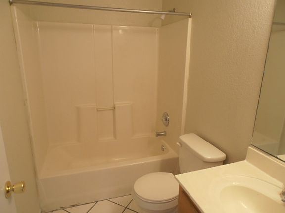 5th image of 234 E Zapata St