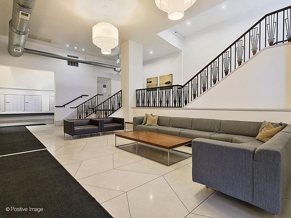 2nd image of 758 N Larrabee St APT 415