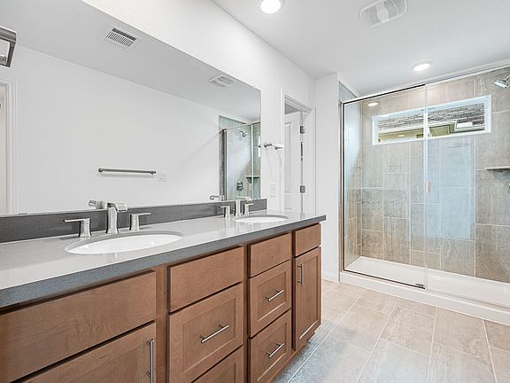 5th image of 15604 Nola Ct