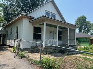 135 E Hall St, Carterville, MO 64835