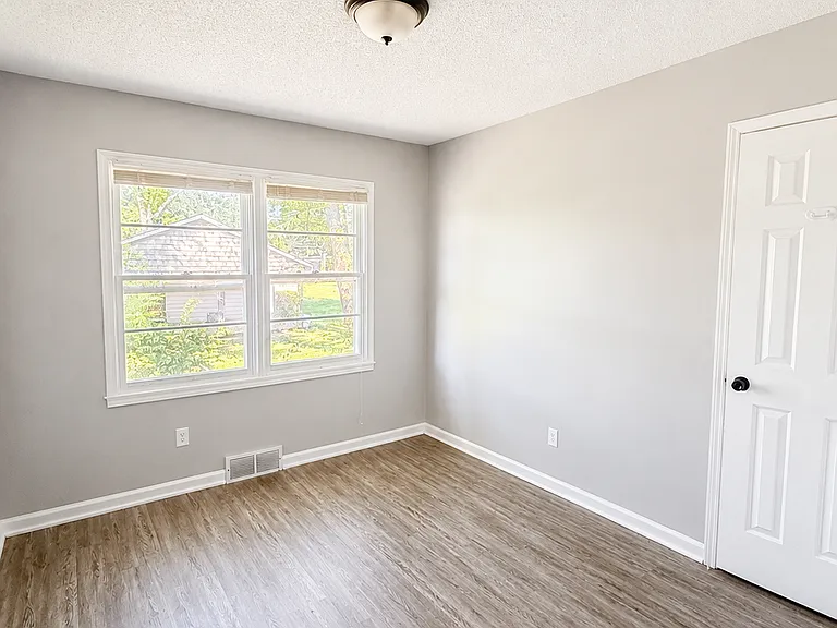 3963 Kenosha Rd — Photo 10