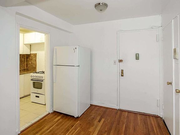 4th image of 140-17 84th Dr APT 5J