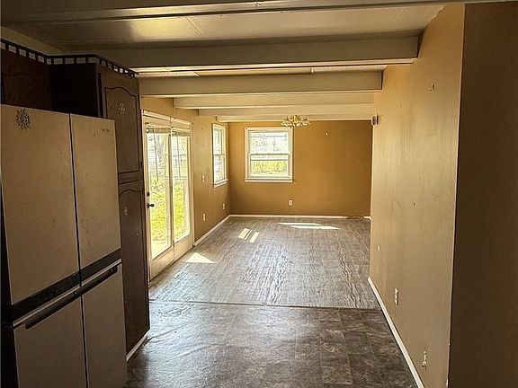 4th image of 1025 N Wilder Ave