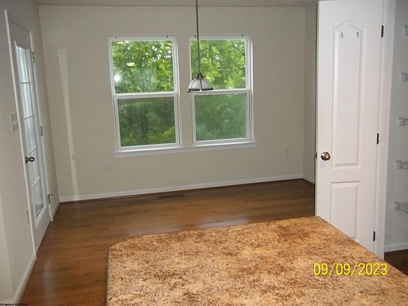 5th image of 205 Kingsbury Ct