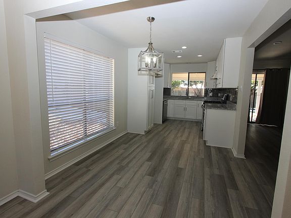 4th image of 4408 Boston Dr