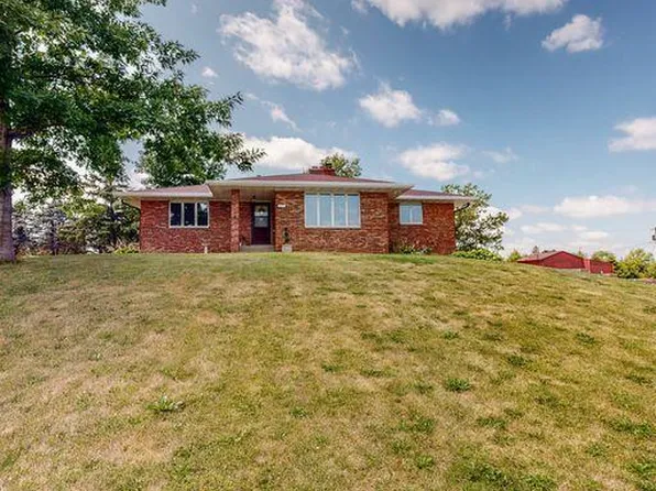 311 1st St, Bellechester, MN 55027