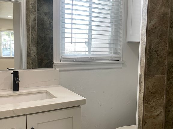 4th image of 2278 Newport Blvd APT 3