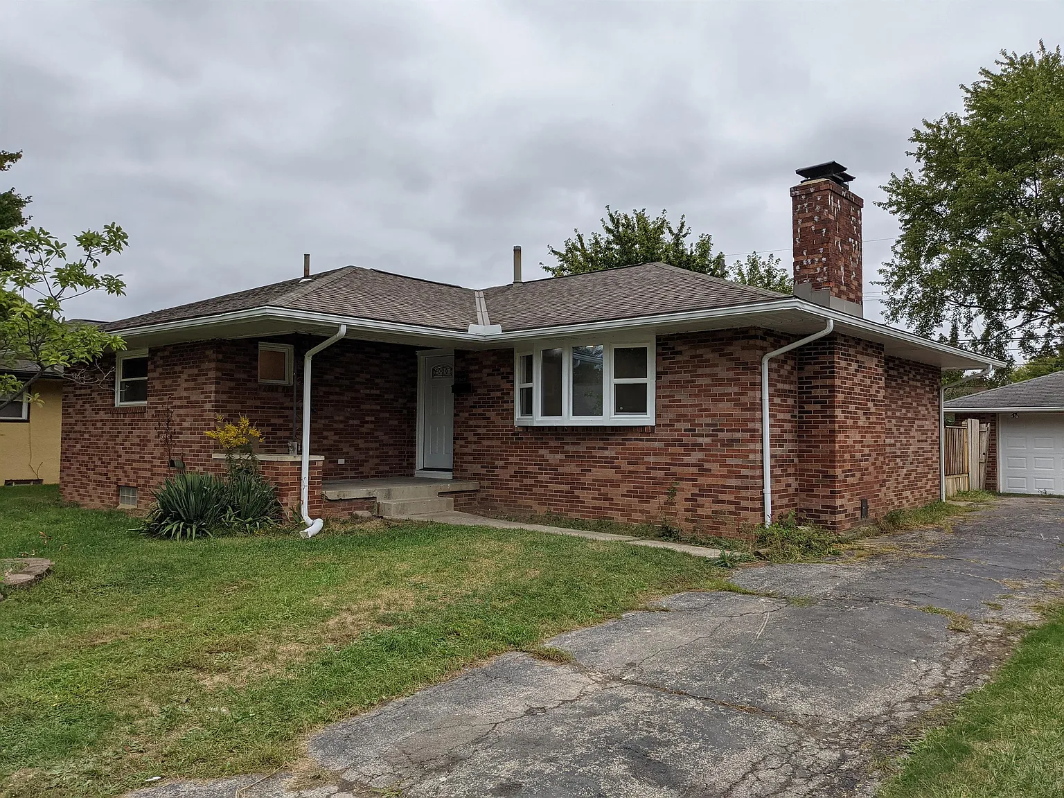 1252 Erickson Rd photo 1