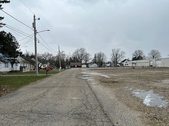 4th image of 535 Richardson Ave