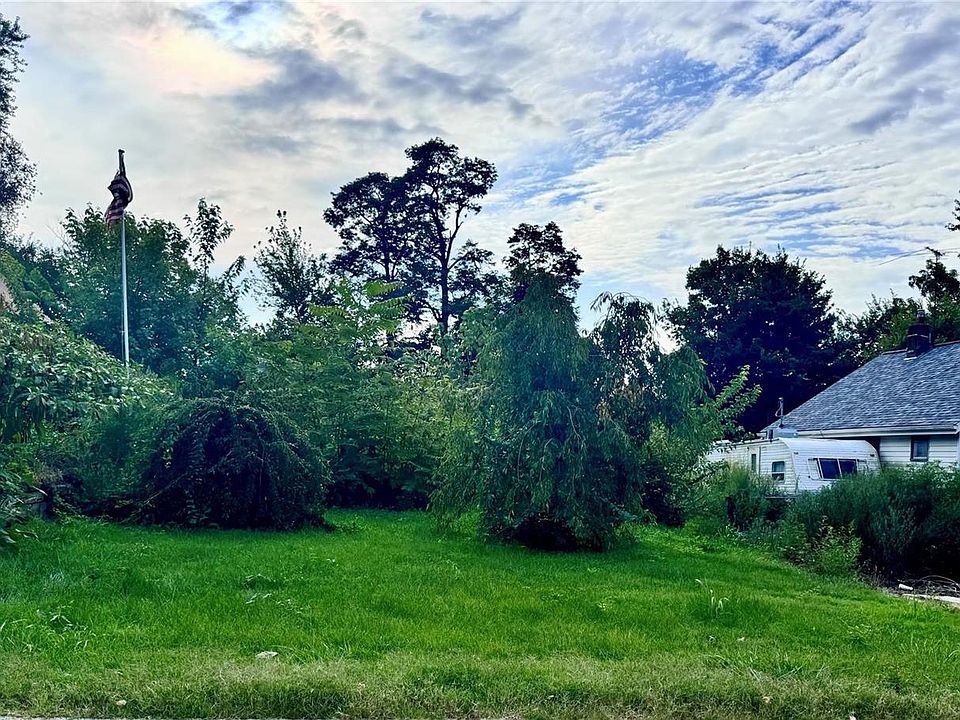 1st image of 3220 Royalton Ave