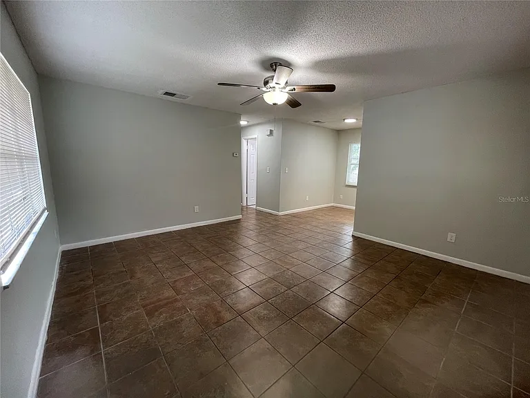 5719 Oleander Dr — Photo 11