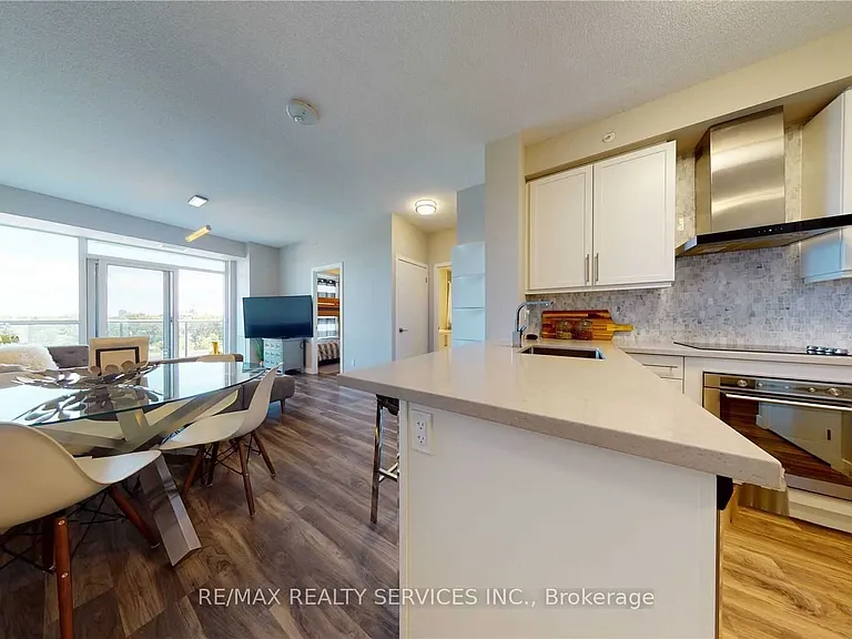 2093 Fairview St #507 — Photo 9