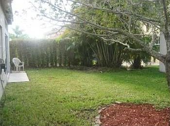 4th image of 1318 Banyan Way