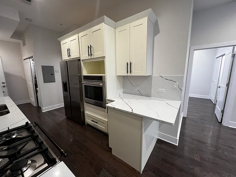 4819 Main St #202 — Photo 22