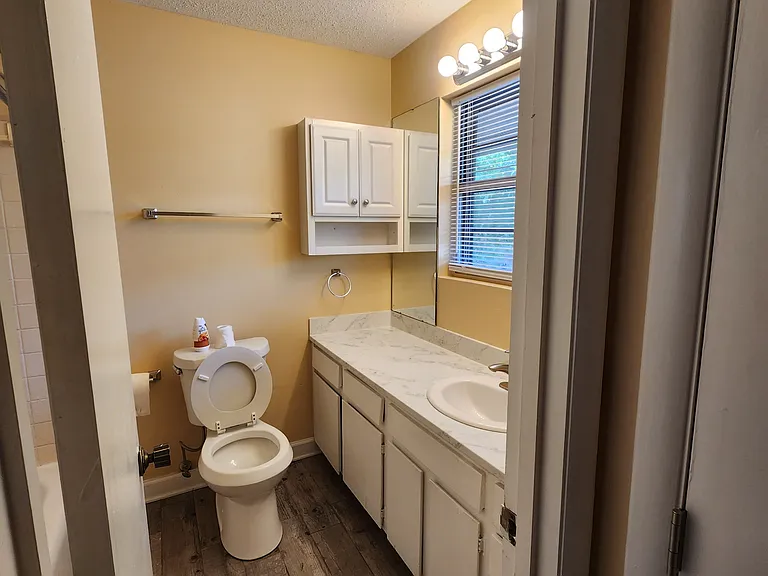 2322 Colony Dr SW — Photo 8