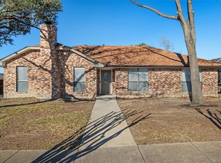 1613 Saint James Dr, Carrollton, TX 75007