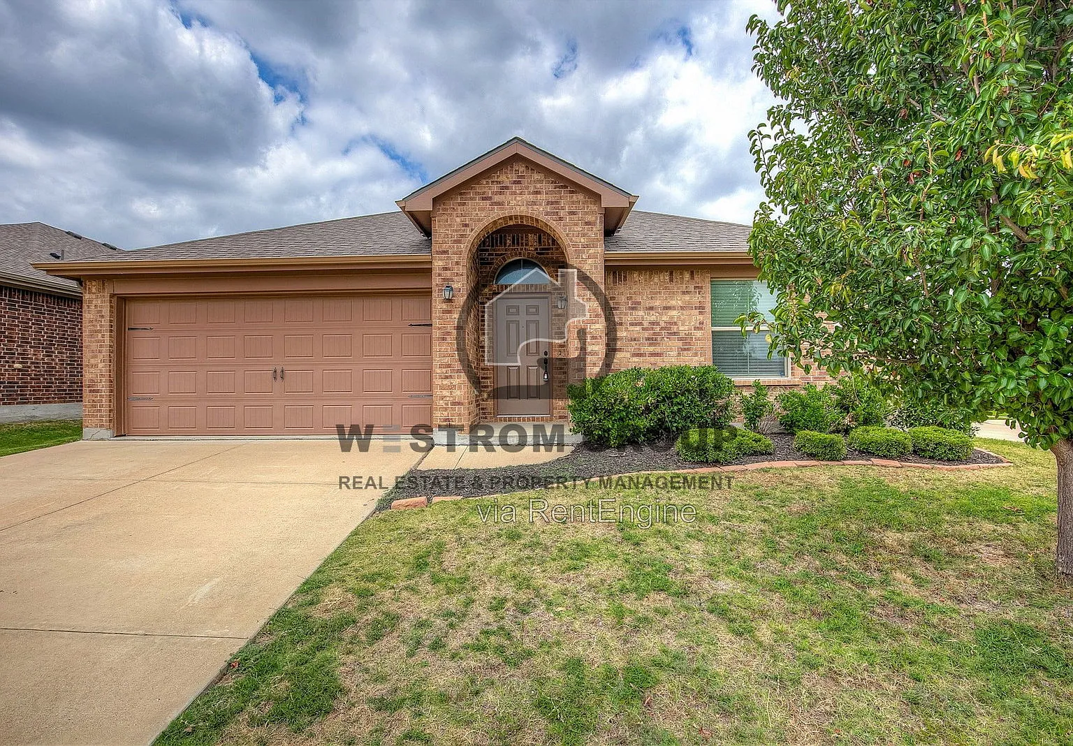 4 bed, 2.0 bath, 1620 sqft, $2,095 — Photo 2