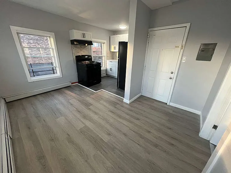 297 Van Houten St #3R — Photo 5