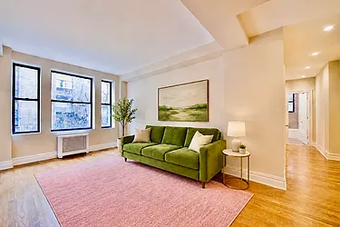 706 Riverside Drive