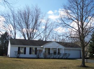 1055 Concord Dr, Island Lake, IL 60042