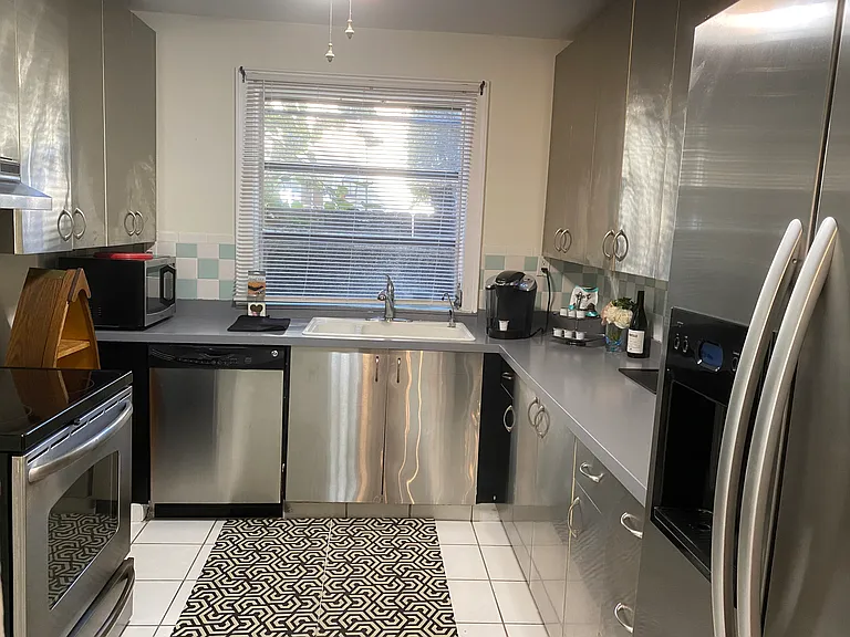 600 Biscayne Dr #1 — Photo 16