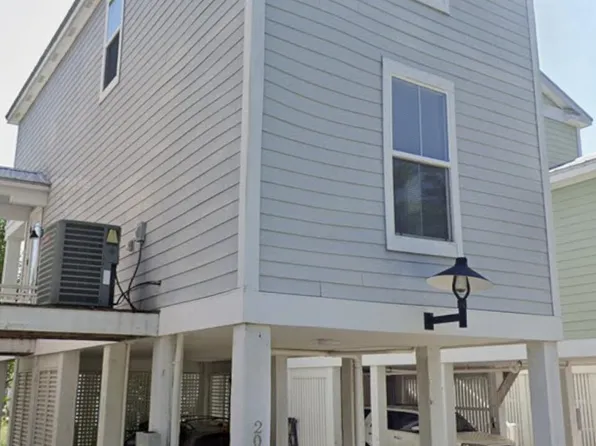 215 E 2nd St #20, Pass Christian, MS 39571