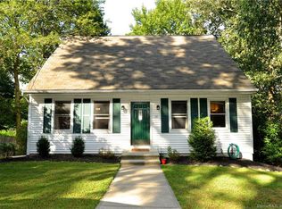 39 Crestwood Rd, Stratford, CT 06614