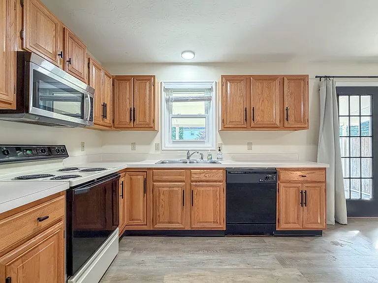 84 Red Stone Cir — Photo 13