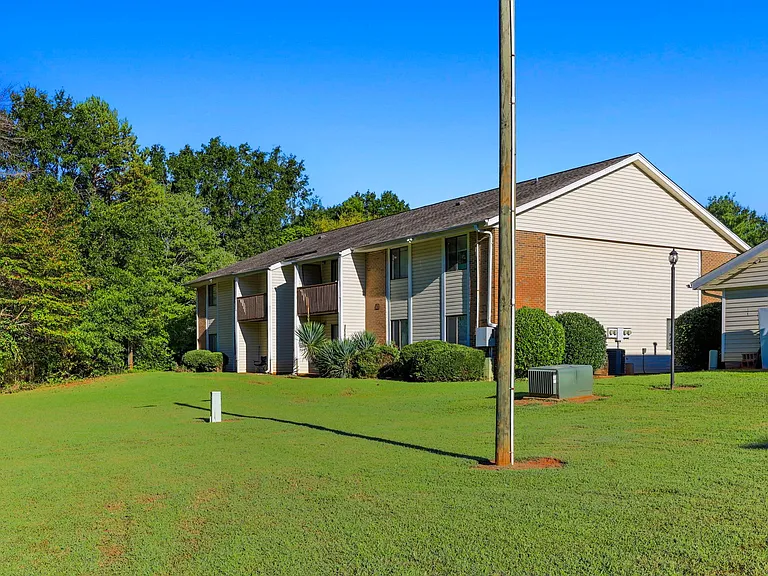 Country Creek Apartments — Photo 30