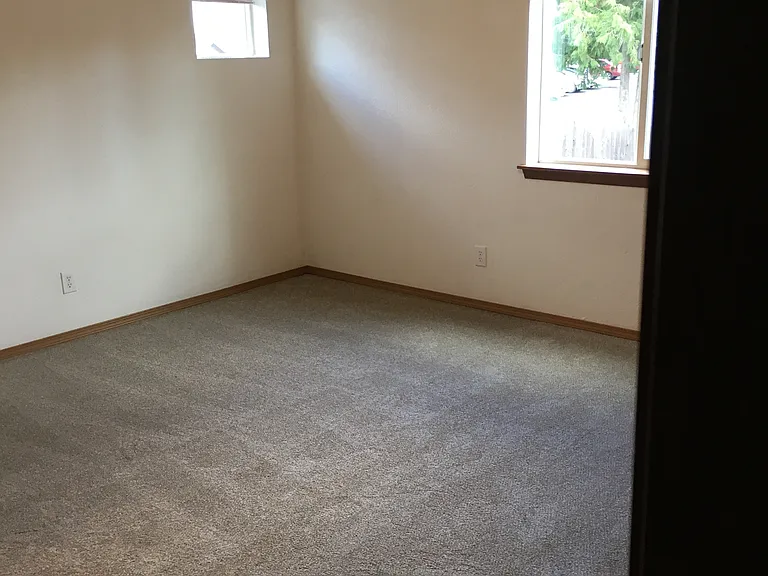 5747 Fallbrook Ln — Photo 13