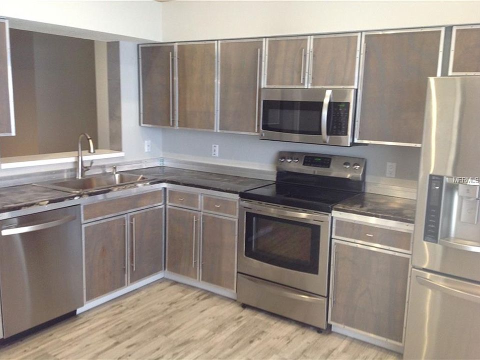 1st image of 9412 Willow Cove Ct