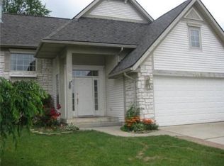 7802 Forest View Dr, Haslett, MI 48840