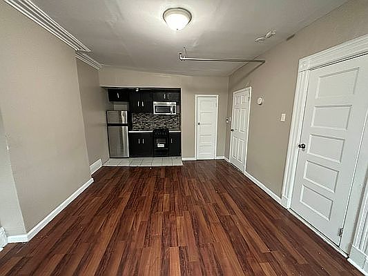 2nd image of 229 Albany Ave #3F