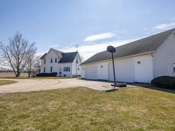 1137 Fisk Rd, Compton, IL 61318