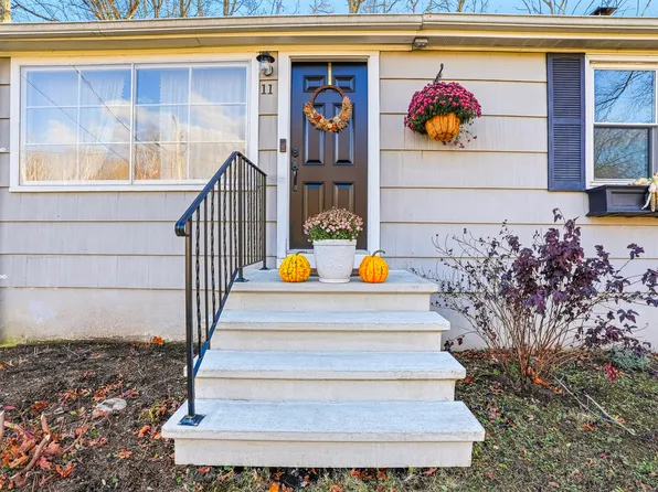 11 Denis Drive, Thompson, CT 06255