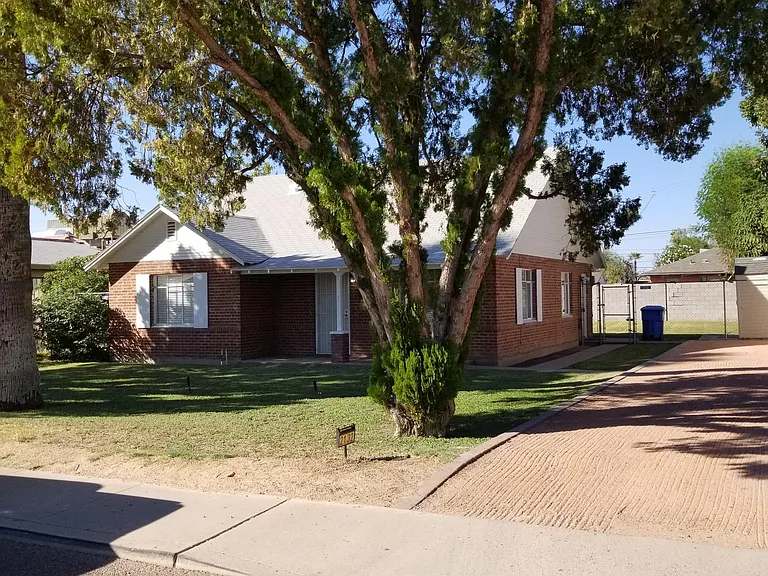 2132 E Mulberry Dr — Photo 3
