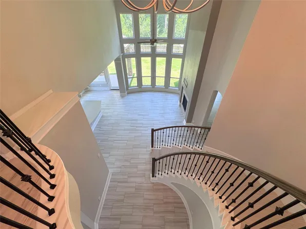120 Wake Valley Ct, Conroe, TX 77304