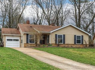 566 Drury Ln, Saint Louis, MO