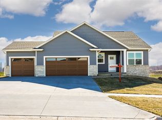 779 Bowstring Dr, Marion, IA 52302