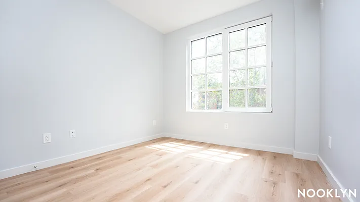 Rented by Nooklyn NYC LLC | media 100