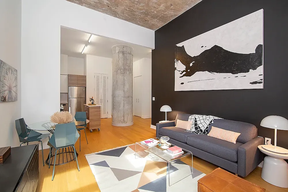 43-22 Queens Street — Photo 1