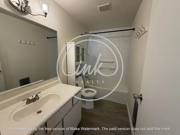 3190-3196 Woodside Dr — Photo 15