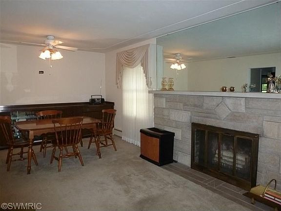 3rd image of 711 Parkside Dr