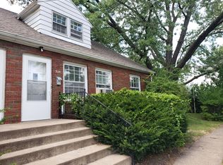 328 S Pine St, Davenport, IA 52802