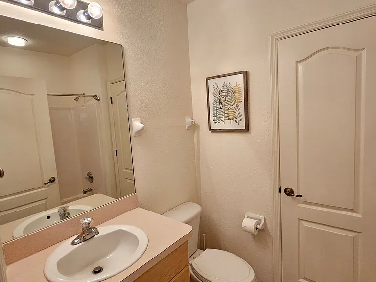 904 Casa Del Lago Way #904 — Photo 34