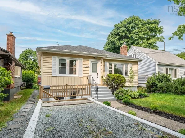 3312 Ashburn Ave, Halifax, NS B3L 4C2