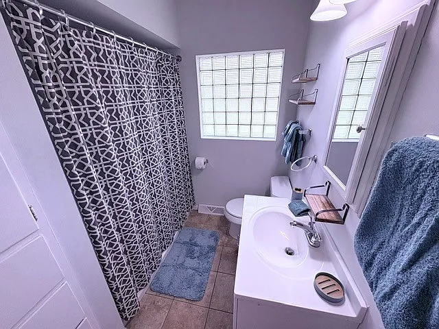 1422 Brookside Dr — Photo 5